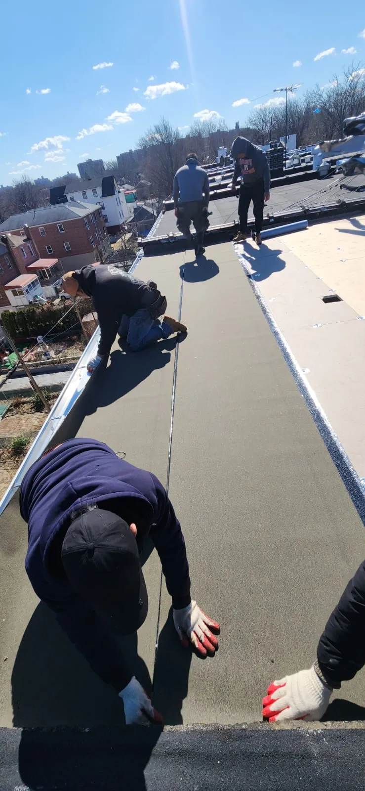 Flat roof surface treatment during repair work