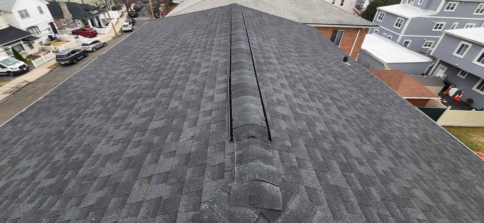Shingles roofing installation for residential building
