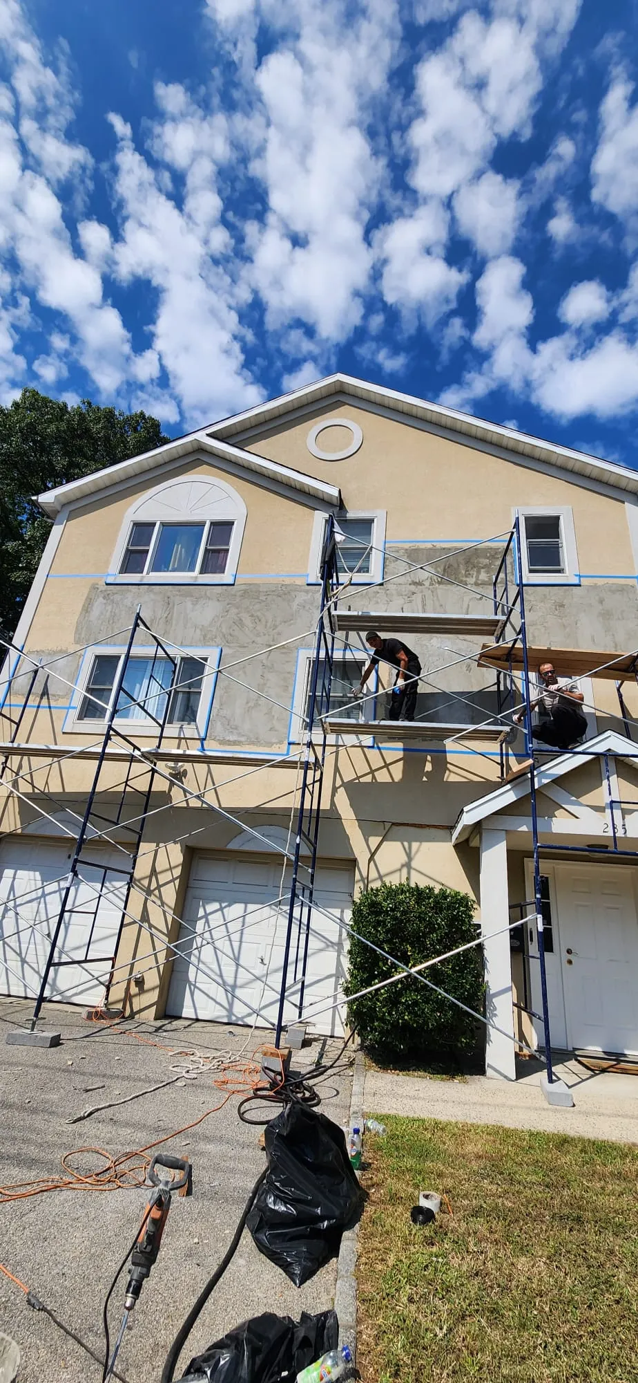 Stucco repair service for exterior wall